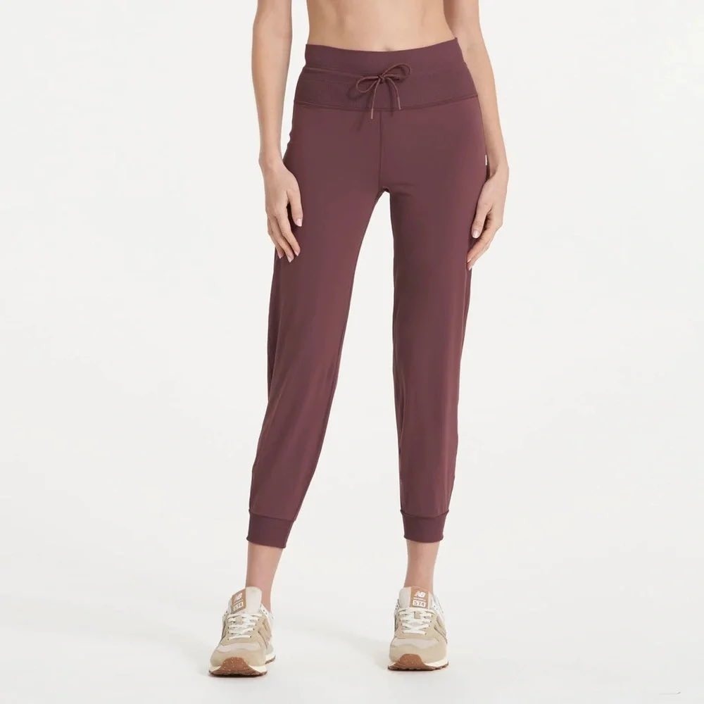Vuori Daily Jogger Drawstring Crop Womens XS Smoked Plum Stretch Athleisure $84